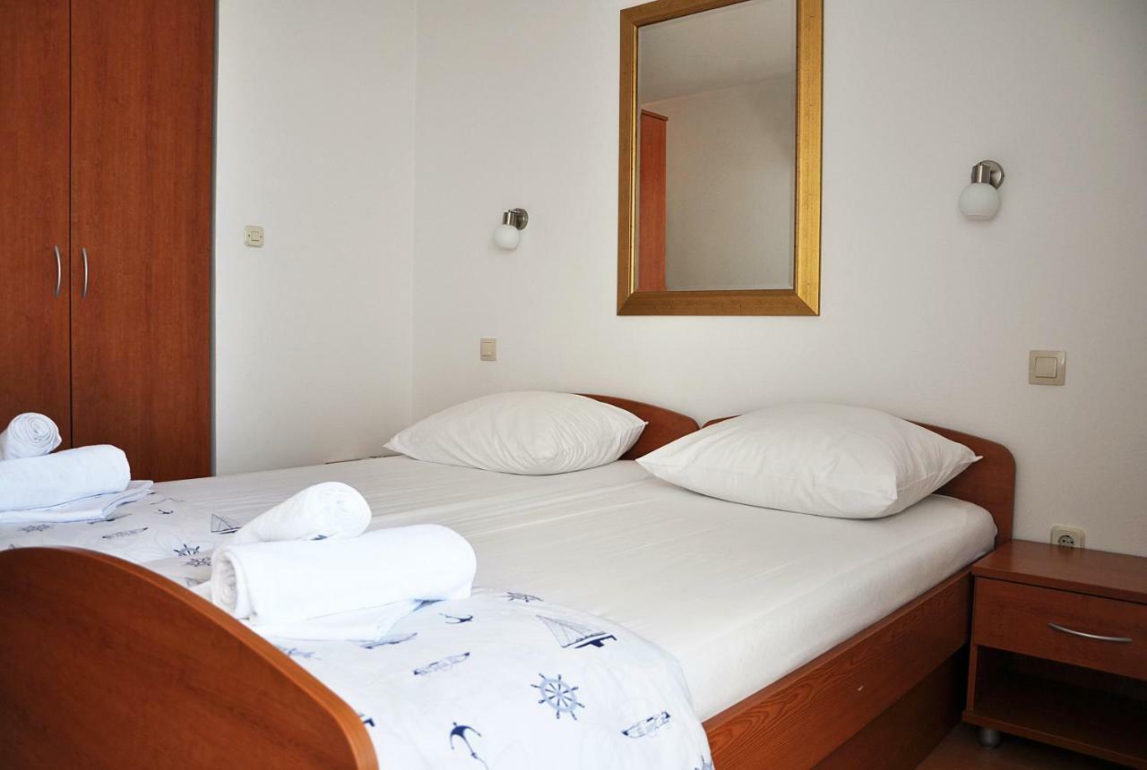 Sunrise Apartments And Studio Apartments Lokva Rogoznica Luaran gambar